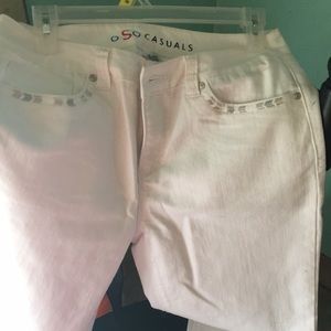 Cute straight leg jeans !